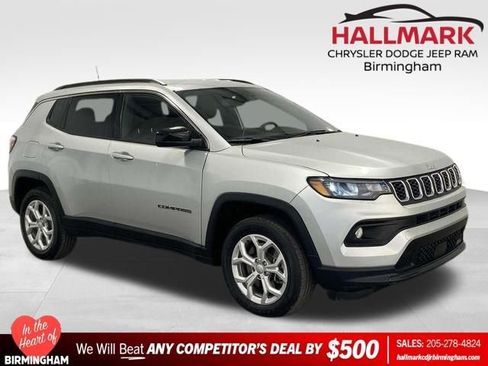 Used 2024 Jeep Compass Latitude image 1