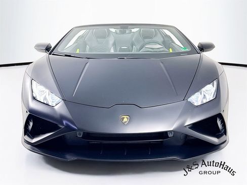 Used 2022 Lamborghini Huracan EVO image 2