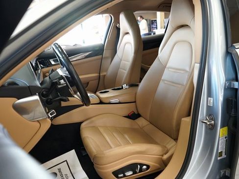 Used 2019 Porsche Panamera 4 image 2