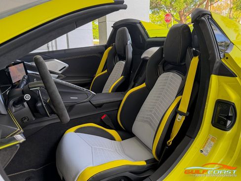 Used 2022 Chevrolet Corvette Stingray Premium Conv RWD image 19