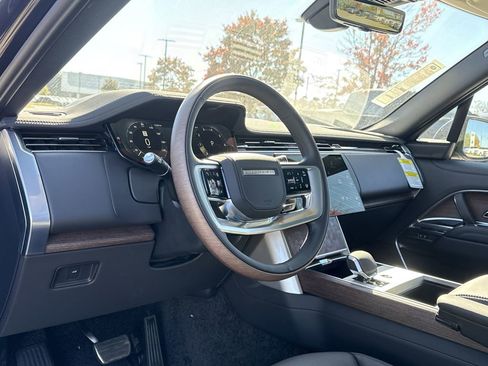 New 2025 Land Rover Range Rover SE image 11