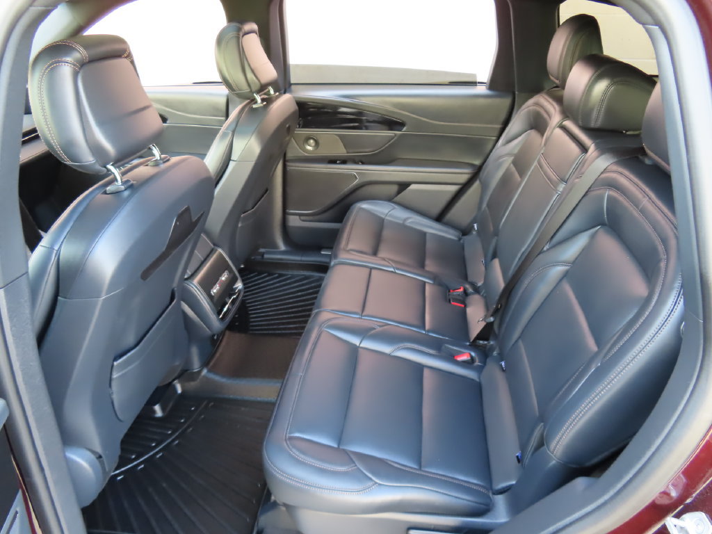 Used 2024 Lincoln Nautilus Premier w/ Equipment Group 102A AWD/4WD image 29