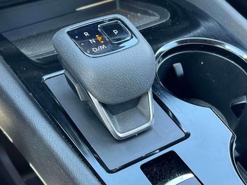 Used 2023 Nissan Rogue SV image 28