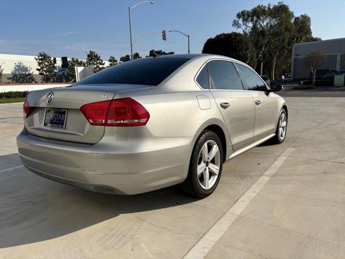 Used 2012 Volkswagen Passat 2.5 SE image 4