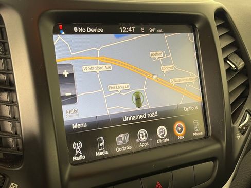 Used 2014 Jeep Cherokee Trailhawk w/ Cold Weather Group AWD/4WD image 19