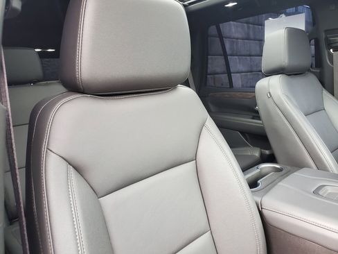 Used 2023 Chevrolet Tahoe Z71 w/ Luxury Package image 30