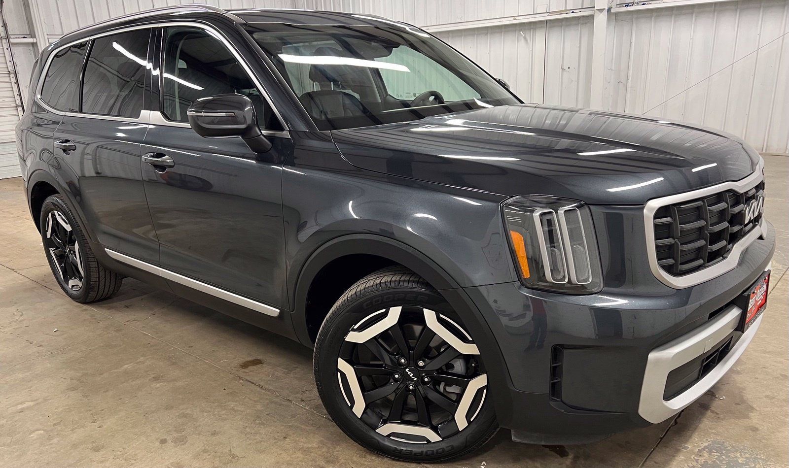 Used 2024 Kia Telluride S w/ S Sunroof Package FWD image 1