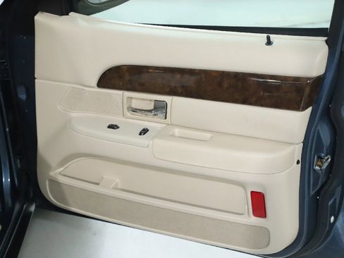 Used 2008 Mercury Grand Marquis GS image 29