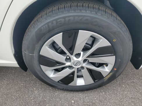 New 2025 Nissan Altima 2.5 S image 8