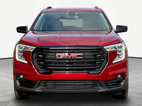 Used 2023 GMC Terrain SLT w/ Elevation Edition FWD image 2