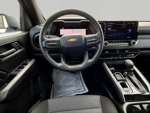 Certified 2025 Chevrolet Colorado W/T RWD image 9