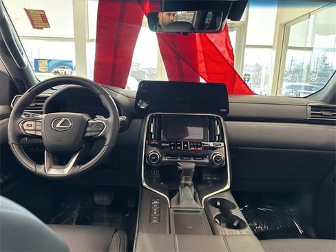 Certified 2025 Lexus LX 600 4WD w/ Appearance Package image 13