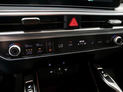 Used 2025 Kia Sorento S image 35