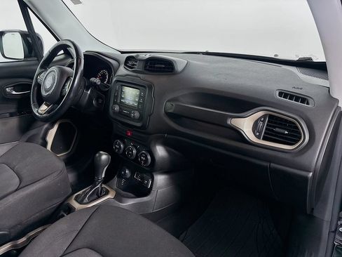 Used 2016 Jeep Renegade Latitude w/ Popular Equipment Group AWD/4WD image 28