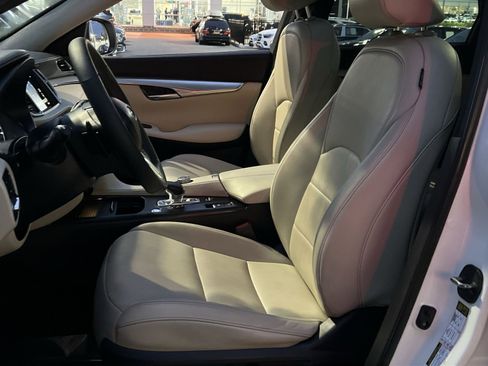 Used 2020 INFINITI QX50 Luxe w/ Navigation Package image 11