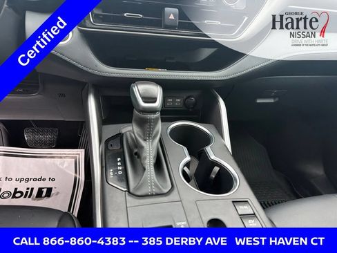 Used 2024 Toyota Highlander XLE AWD/4WD image 13