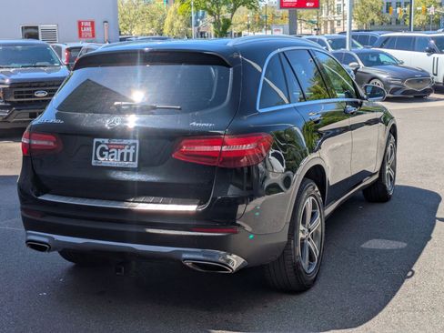 Used 2019 Mercedes-Benz GLC 350e 4MATIC image 3