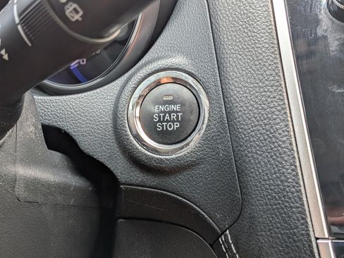 Used 2018 Subaru Outback 2.5i Touring AWD/4WD image 30