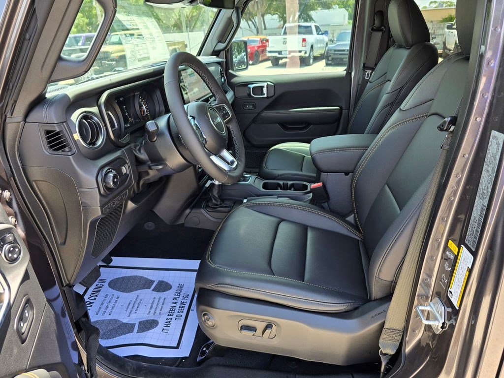New 2026 Jeep Wrangler Unlimited Sahara AWD/4WD image 17