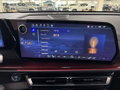 Used 2024 Chevrolet Traverse RS image 22