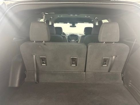 Used 2023 Chevrolet Traverse LT FWD image 37