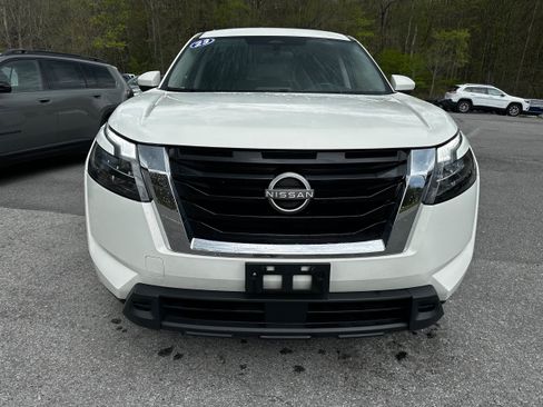 Used 2023 Nissan Pathfinder SV AWD/4WD image 4