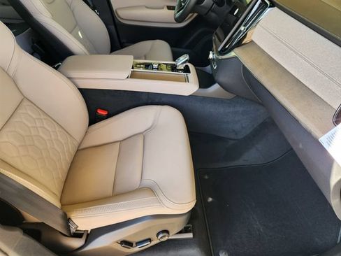 Used 2026 Volvo XC90 B6 Plus w/ Protection Package Premier AWD/4WD image 12