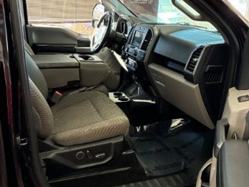 Used 2018 Ford F150 XLT w/ Equipment Group 302A Luxury AWD/4WD image 17