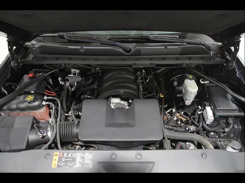 Used 2018 Chevrolet Silverado 1500 Custom w/ Custom Convenience Package AWD/4WD image 20