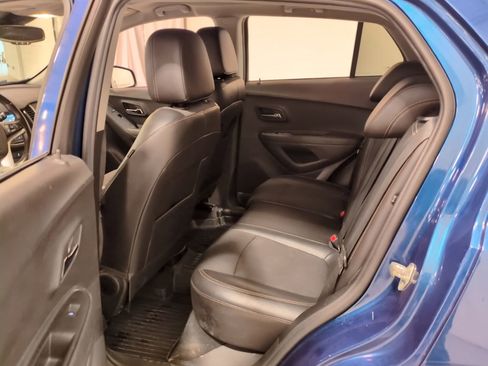 Used 2019 Chevrolet Trax LT w/ LT Convenience Package image 13