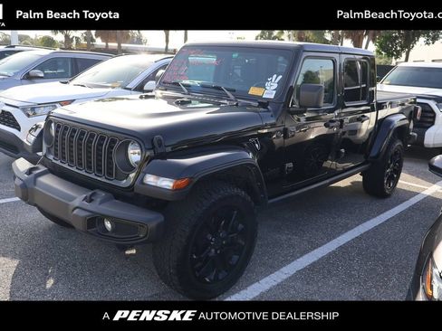 Used 2024 Jeep Gladiator Sport AWD/4WD image 1