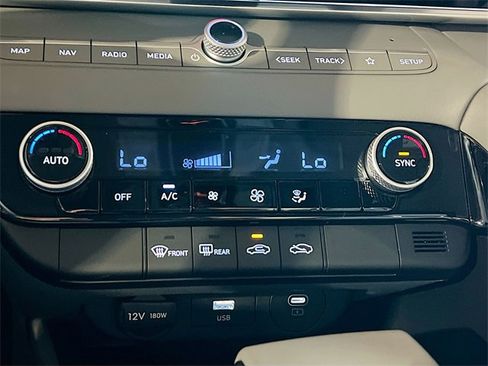 New 2025 Hyundai Elantra SEL image 16