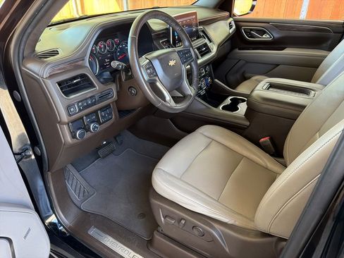 Used 2021 Chevrolet Tahoe LT w/ LT Signature Package image 2