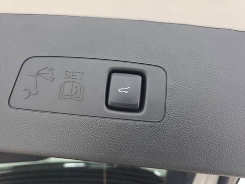 Used 2024 Lincoln Corsair AWD image 35
