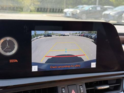 Used 2023 Lexus ES 350 w/ Premium Package FWD image 11