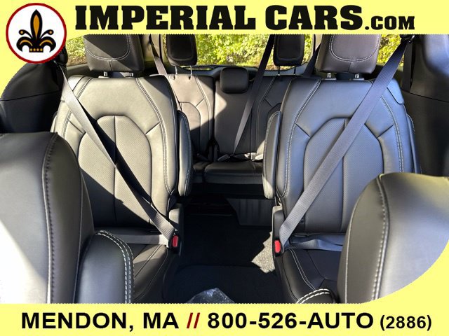 New 2027 Chrysler Pacifica Select FWD image 32