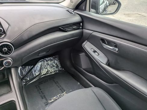 Used 2024 Nissan Sentra SV FWD image 16