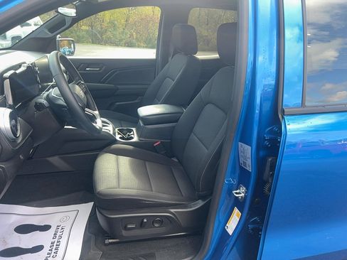 Used 2023 Chevrolet Colorado LT w/ LT Convenience Package II AWD/4WD image 11