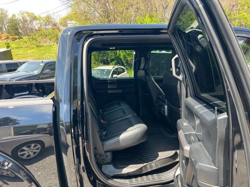 Used 2018 Ford F150 XLT w/ Equipment Group 302A Luxury AWD/4WD image 33
