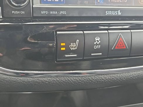 Used 2011 Chrysler 200 S image 17