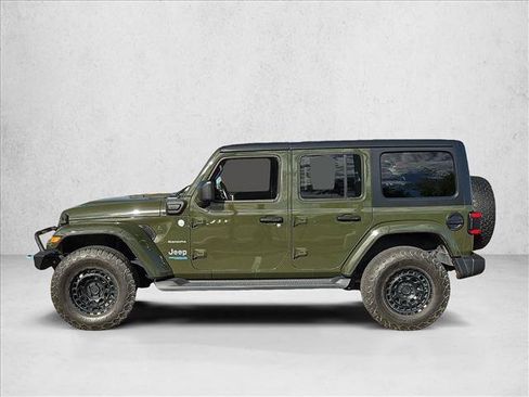 Used 2021 Jeep Wrangler Unlimited Sahara w/ Cold Weather Group AWD/4WD image 9