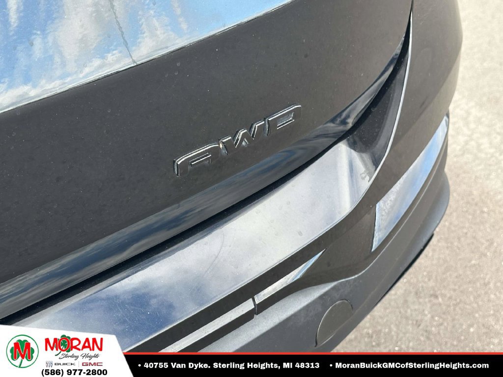 Certified 2024 GMC Terrain SLT w/ Elevation Edition AWD/4WD image 9