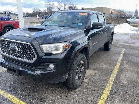 Used 2018 Toyota Tacoma SR5 image 6