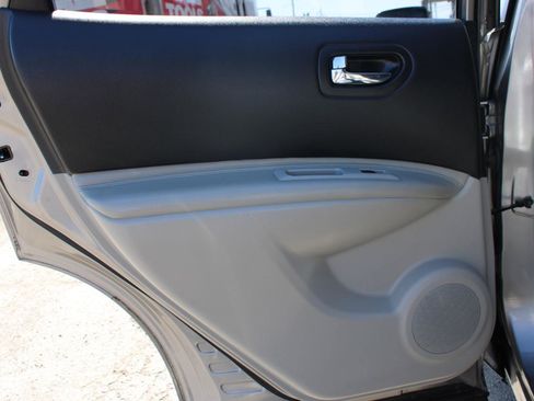 Used 2013 Nissan Rogue SL FWD image 40