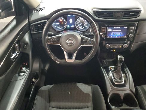 Used 2019 Nissan Rogue SV w/ Premium Package image 10