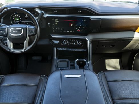 Used 2024 GMC Sierra 3500 Denali w/ Denali Reserve Package image 25