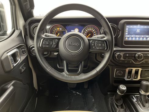 Used 2020 Jeep Wrangler Sport image 12
