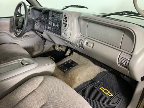 Used 1998 Chevrolet Silverado 1500 4x4 Extended Cab w/ Preferred Equipment Group 2 image 19
