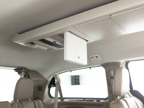 Used 2012 Chrysler Town & Country Touring-L w/ Entertainment Group #2 FWD image 32