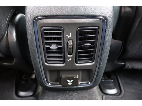 Used 2022 Jeep Grand Cherokee Laredo X AWD/4WD image 20